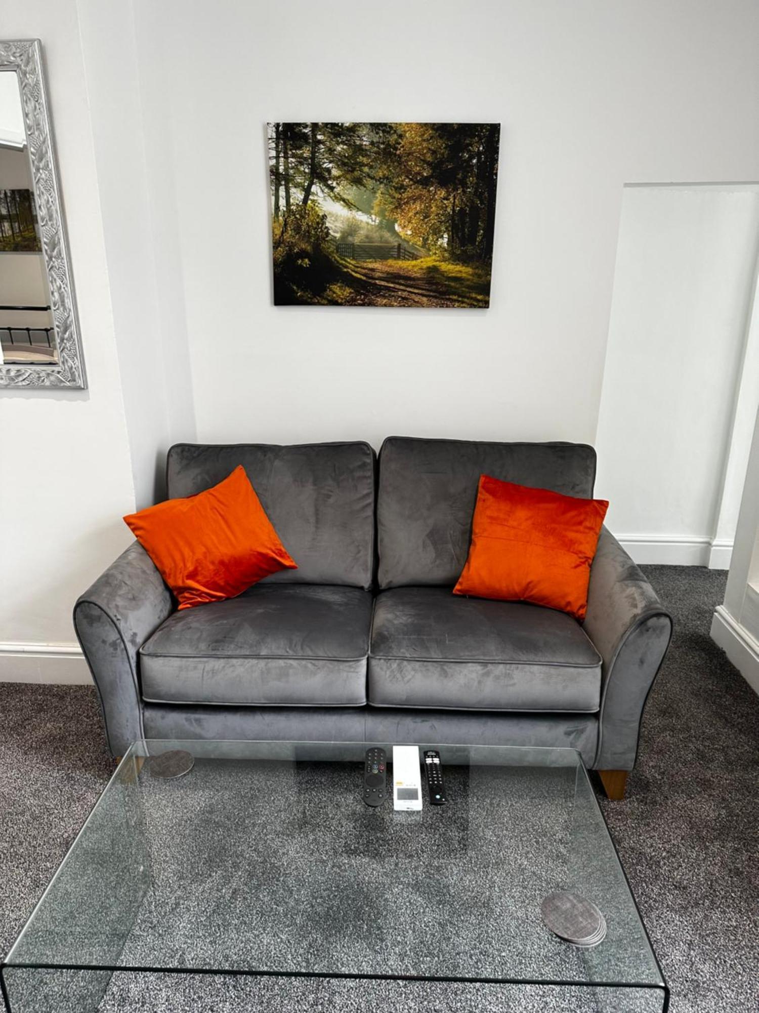 Town Centre Studio Flat Merthyr Tydfil Eksteriør billede