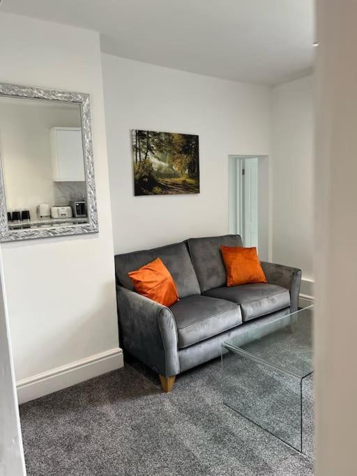 Town Centre Studio Flat Merthyr Tydfil Eksteriør billede