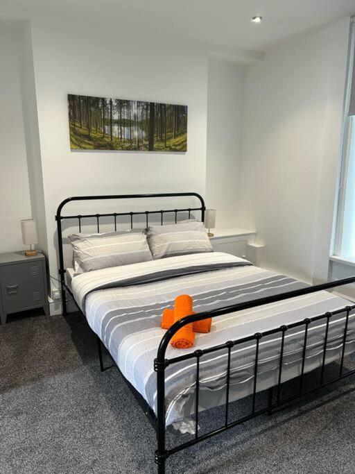 Town Centre Studio Flat Merthyr Tydfil Eksteriør billede